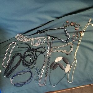 15 LOT Vintage Necklaces
